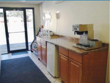 Americas Best Value Inn - Port Jefferson Station - Long Island Eksteriør bilde